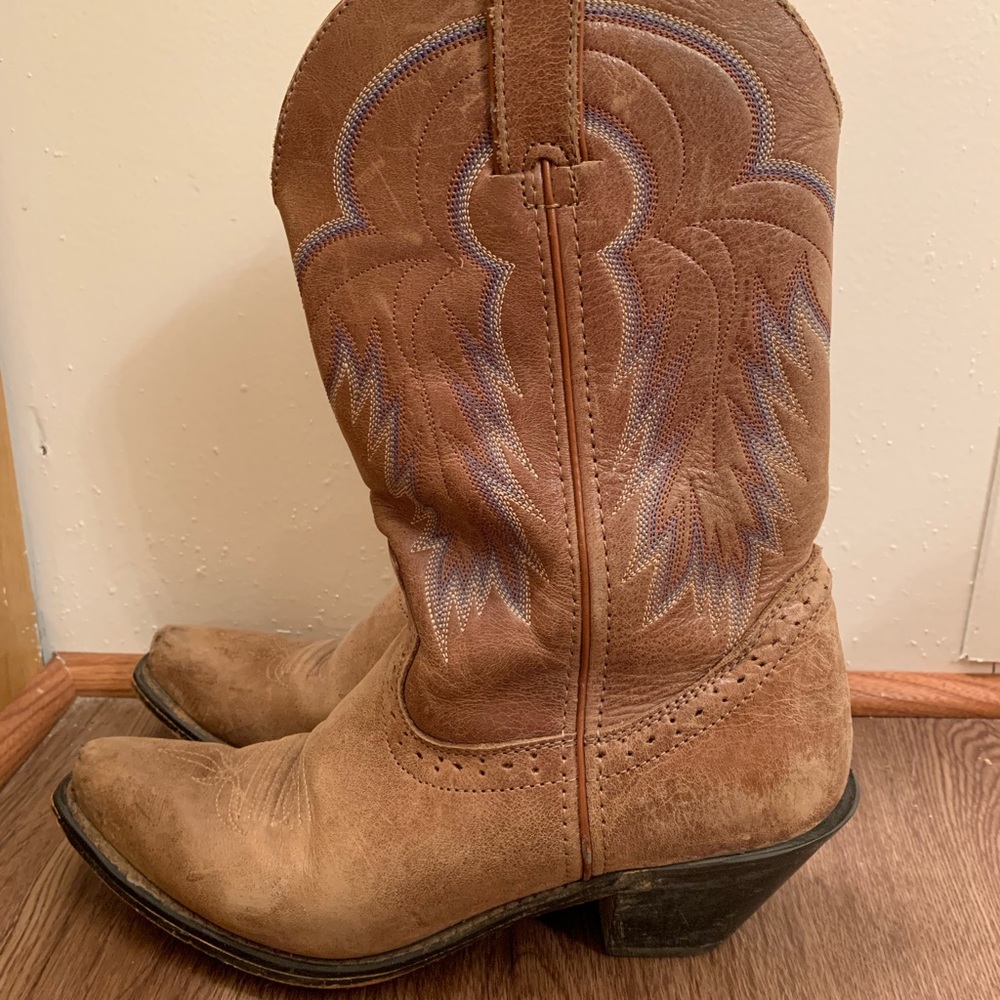 Cowgirl boots 🤠